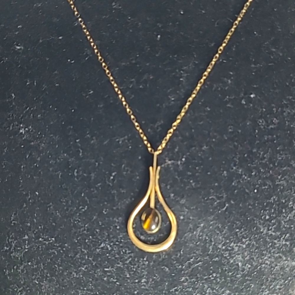 Vintage Avon 1/20 14K Gold Filled Tiger's Eye Pendant Necklace 